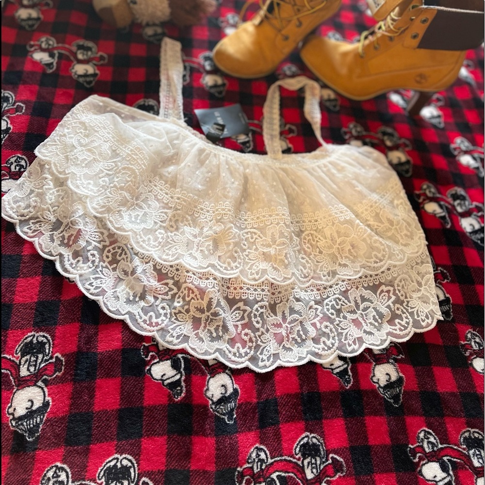 Forever 21 white lace babydoll top.
